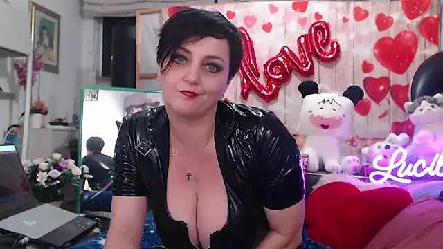 lucillabollente online show from 02-12-26, 05:52