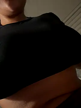 adrianalobo online show from 10-12-25, 02:21