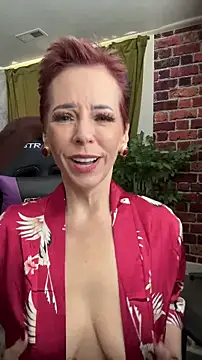 Snapshot of RubyLynne chatting on 04-04-26, 09:01 RubyLynne online show from 04-04-26, 09:01