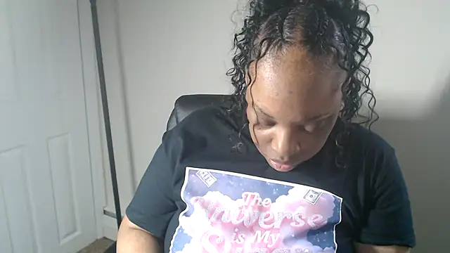 Snapshot of Sexymona1218 chatting on 06-14-26, 10:23 Sexymona1218 online show from 06-14-26, 10:23