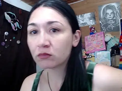 Snapshot of emilymonrroe chatting on 05-14-26, 03:46 emilymonrroe online show from 05-14-26, 03:46