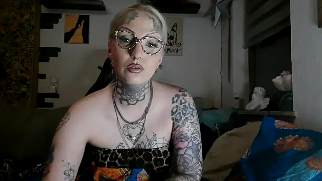 RoxxyInk online show from 05-26-26, 12:06
