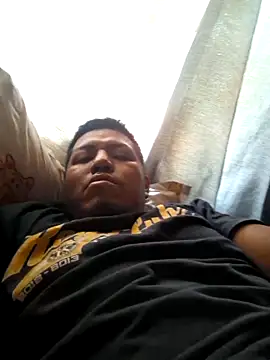 Snapshot of juliopantoja chatting on 05-01-26, 04:00 juliopantoja online show from 05-01-26, 04:00