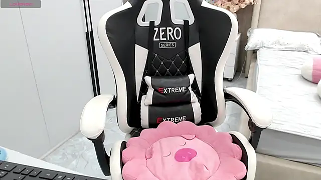 Snapshot of Hanako_love chatting on 03-21-26, 03:59 Hanako love online show from 03-21-26, 03:59