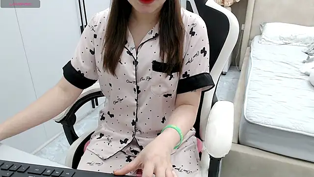 Snapshot of Hanako_love chatting on 03-22-26, 04:10 Hanako love online show from 03-22-26, 04:10