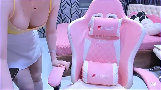 Snapshot of Toyota_Motor_Corporation chatting on 03-19-26, 11:31 Toyota Motor Corporation online show from 03-19-26, 11:31