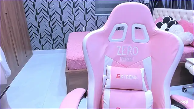 Snapshot of Toyota_Motor_Corporation chatting on 04-01-26, 11:35 Toyota Motor Corporation online show from 04-01-26, 11:35