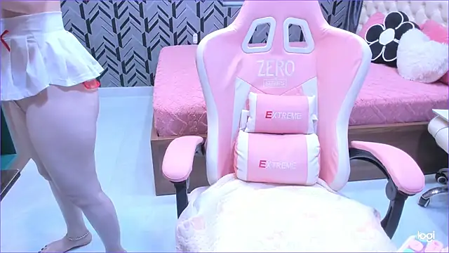 Snapshot of Toyota_Motor_Corporation chatting on 04-05-26, 11:46 Toyota Motor Corporation online show from 04-05-26, 11:46