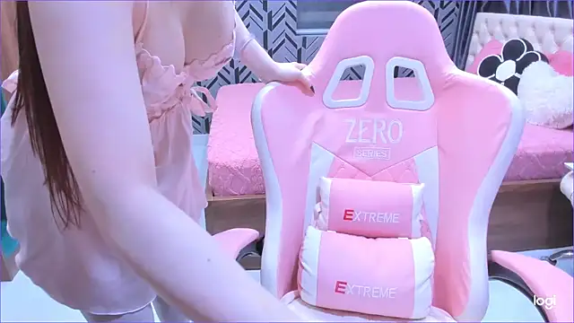 Snapshot of Toyota_Motor_Corporation chatting on 04-15-26, 11:49 Toyota Motor Corporation online show from 04-15-26, 11:49