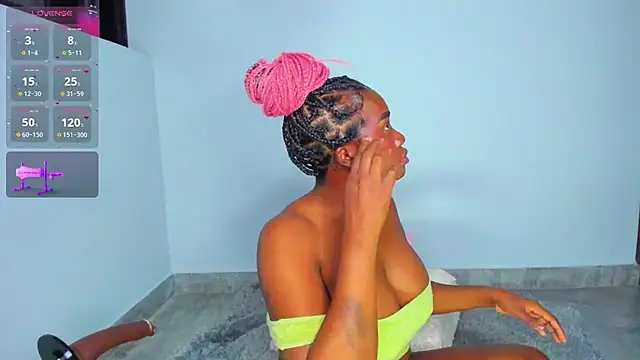 Snapshot of Sofi_Smiley chatting on 04-01-26, 12:55 Sofi Smiley online show from 04-01-26, 12:55