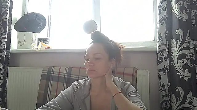 LindaStarS online show from 04-30-26, 05:58