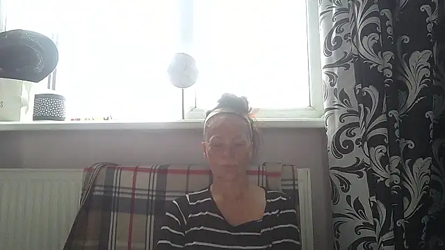 LindaStarS online show from 05-08-26, 04:51