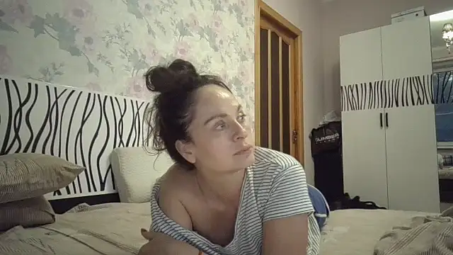 LindaStarS online show from 05-09-26, 05:40