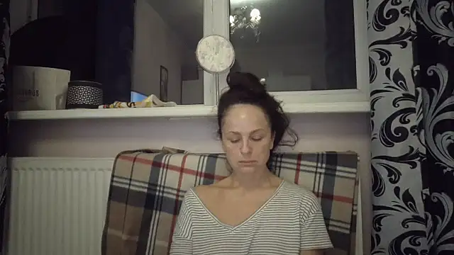 LindaStarS online show from 05-10-26, 06:02