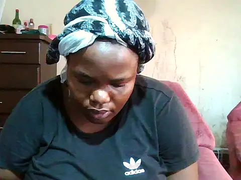 Snapshot of sexybigboobz chatting on 12-20-25, 05:36 sexybigboobz online show from 12-20-25, 05:36