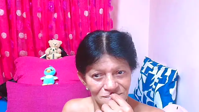 Snapshot of SLUTTYROXY chatting on 03-05-26, 06:04 SLUTTYROXY online show from 03-05-26, 06:04