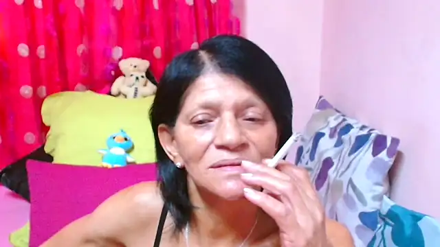 Snapshot of SLUTTYROXY chatting on 03-17-26, 05:33 SLUTTYROXY online show from 03-17-26, 05:33