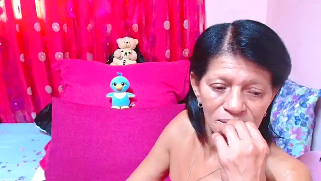 Snapshot of SLUTTYROXY chatting on 03-18-26, 06:27 SLUTTYROXY online show from 03-18-26, 06:27