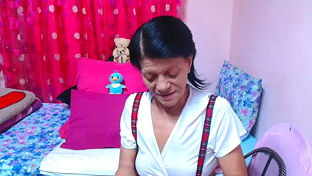 Snapshot of SLUTTYROXY chatting on 03-23-26, 03:32 SLUTTYROXY online show from 03-23-26, 03:32