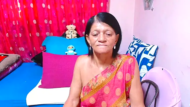 Snapshot of SLUTTYROXY chatting on 04-05-26, 05:48 SLUTTYROXY online show from 04-05-26, 05:48