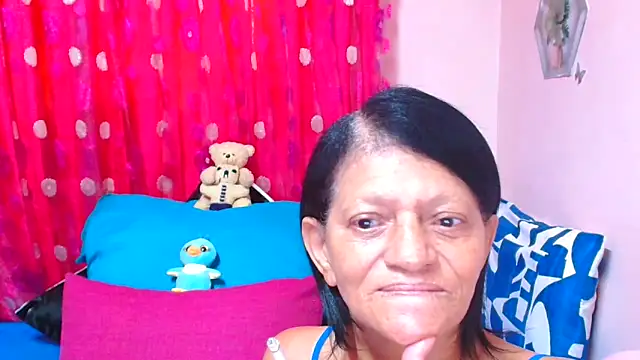 Snapshot of SLUTTYROXY chatting on 04-06-26, 06:14 SLUTTYROXY online show from 04-06-26, 06:14