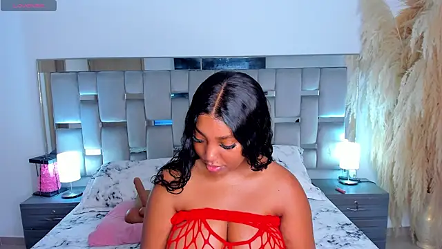Snapshot of Cammiila chatting on 06-26-26, 03:38 Cammiila online show from 06-26-26, 03:38