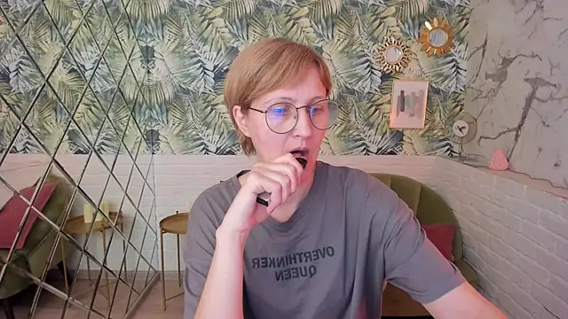 Paris Cherry online show from 05-30-26, 06:05