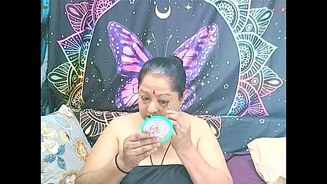 Snapshot of matureindian chatting on 07-19-26, 05:49 matureindian online show from 07-19-26, 05:49