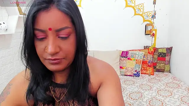 LadyNahir online show from 05-10-26, 03:12