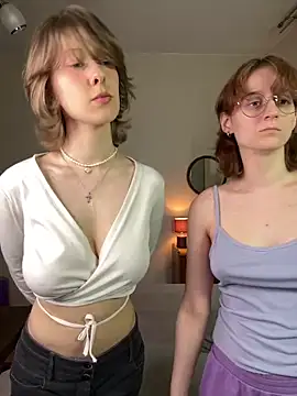 Snapshot of Jitoon_Exe chatting on 04-12-26, 07:30 Jitoon Exe online show from 04-12-26, 07:30