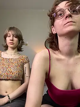 Snapshot of Jitoon_Exe chatting on 04-16-26, 12:33 Jitoon Exe online show from 04-16-26, 12:33