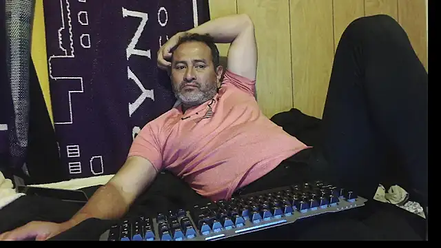 Snapshot of dantehot2020 chatting on 03-19-26, 12:03 dantehot2020 online show from 03-19-26, 12:03