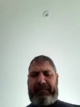 Snapshot of Yorkshireman68 chatting on 01-05-25, 02:08 Yorkshireman68 online show from 01-05-25, 02:08