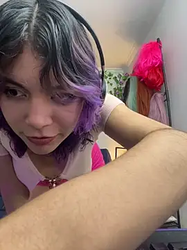 VaioletUwU online show from 04-18-26, 09:57