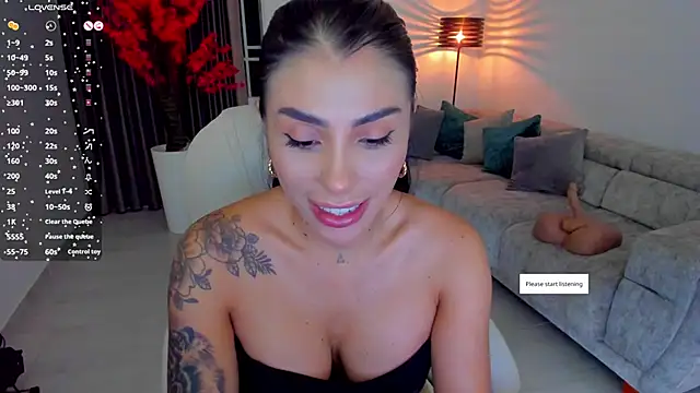 Snapshot of Sarah_Stone_ chatting on 02-25-25, 11:22 Sarah Stone online show from 02-25-25, 11:22