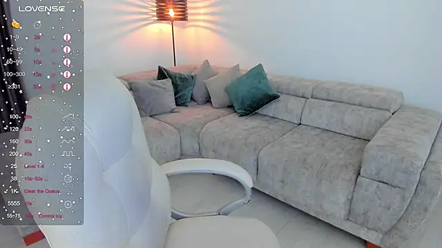 Snapshot of Sarah_Stone_ chatting on 03-10-25, 11:38 Sarah Stone online show from 03-10-25, 11:38