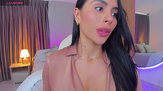 Snapshot of Sarah_Stone_ chatting on 10-02-25, 07:54 Sarah Stone online show from 10-02-25, 07:54