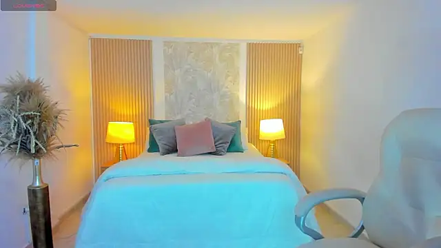 Snapshot of Sarah_Stone_ chatting on 03-09-26, 08:24 Sarah Stone online show from 03-09-26, 08:24