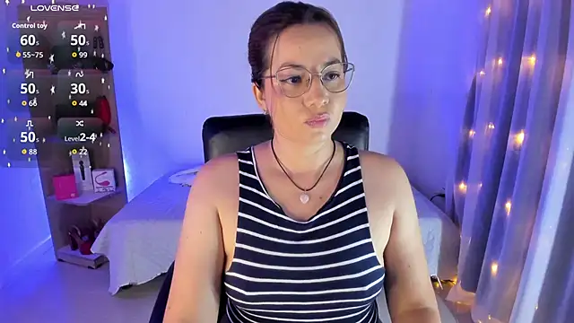 Snapshot of anastasia_bee chatting on 01-16-26, 12:53 anastasia bee online show from 01-16-26, 12:53