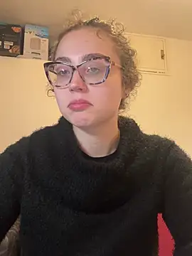 ladyturtle online show from 05-15-26, 07:43
