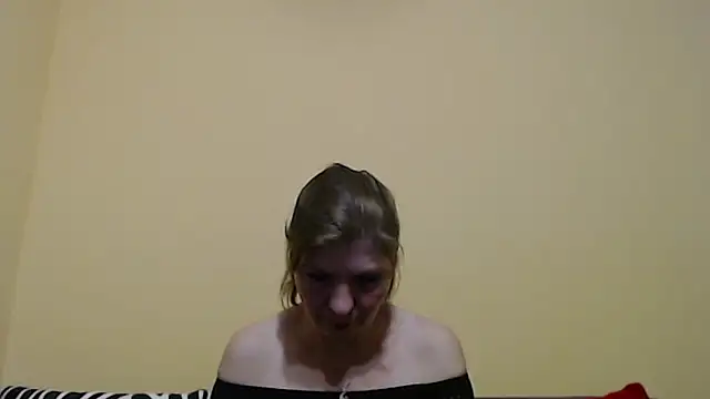 Snapshot of christine33 chatting on 02-27-26, 03:23 christine33 online show from 02-27-26, 03:23