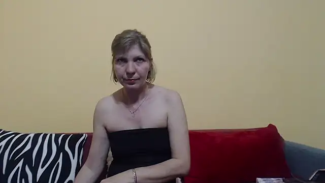 Snapshot of christine33 chatting on 04-29-26, 02:54 christine33 online show from 04-29-26, 02:54