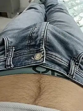 Snapshot of Babyucum4me chatting on 03-25-26, 01:39 Babyucum4me online show from 03-25-26, 01:39