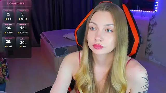 BiMolly online show from 05-30-26, 01:03