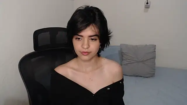 Snapshot of mia_collins_x chatting on 07-07-26, 12:24 mia collins x online show from 07-07-26, 12:24