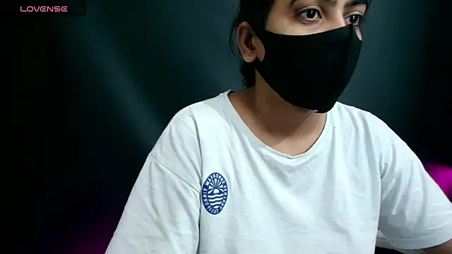 Snapshot of DesiZoya chatting on 07-13-26, 10:01 DesiZoya online show from 07-13-26, 10:01