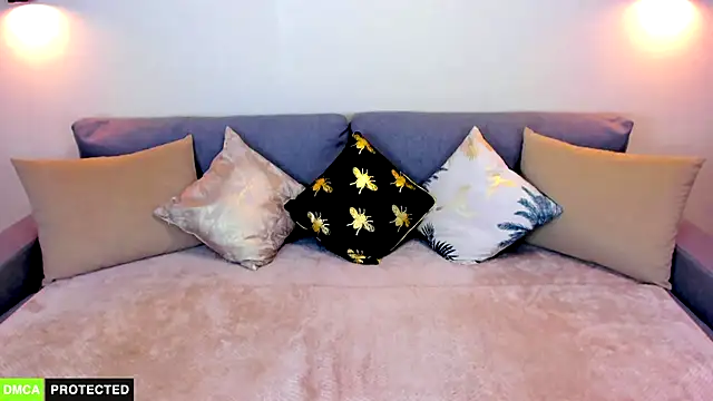 TheWoman   online show from 01-07-25, 06:56