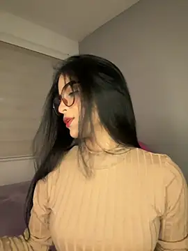 Snapshot of Sammy_pink chatting on 06-15-26, 01:52 Sammy pink online show from 06-15-26, 01:52