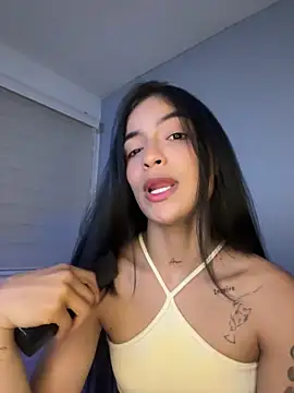 Snapshot of Sammy_pink chatting on 06-15-26, 11:18 Sammy pink online show from 06-15-26, 11:18