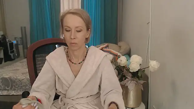 LuxuryNika online show from 05-15-26, 01:29